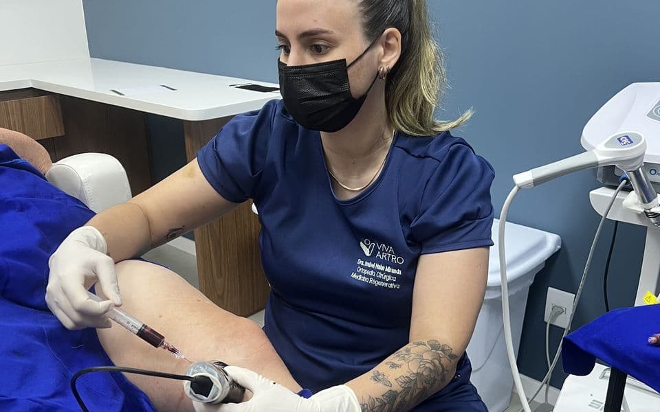 Sessão de terapia por ondas de choque na Viva Artro